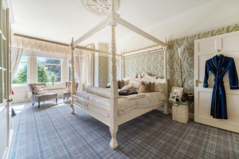 1344036-15-68b1be28d1239-ARW