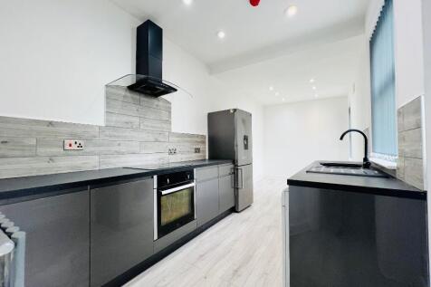 Available 17th July 2026. One-bedroom ground floor flat with private entrance and enclosed rear garden. Ideally located near Longford Park and Stretford Metrolink, offering excellent transport links.