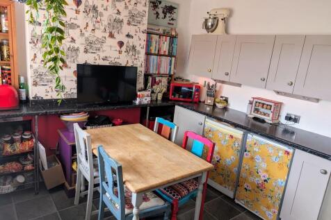 Kitchen/Breakfast...