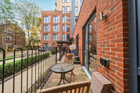 1375928-6-690b32c...