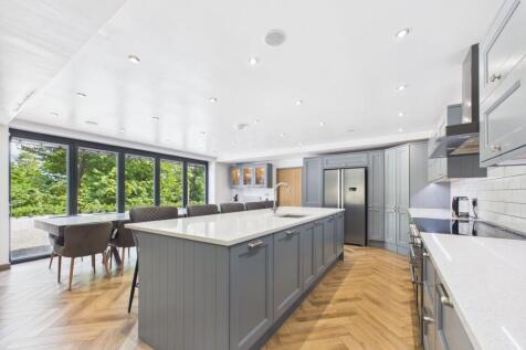 Kitchen/Dining Area