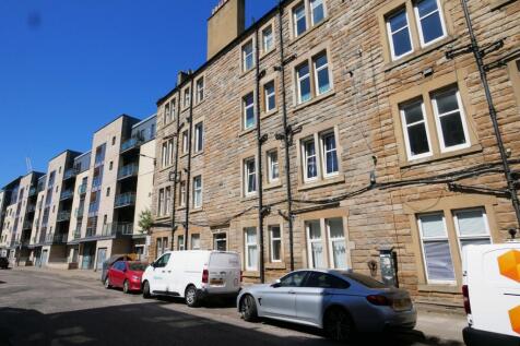Available 07/09/26 - Prof/mature students - Part furnished/unfurnished 2F flat with gas c/h as well as dble glz comprising lounge/diningroom, kitchen, double bedroom and bathroom incl. shower. Com. ga