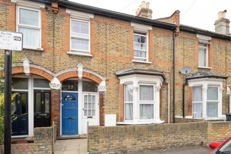 Hove Avenue, E17