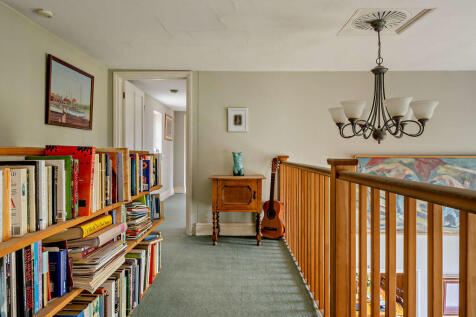 8642411-interior1...