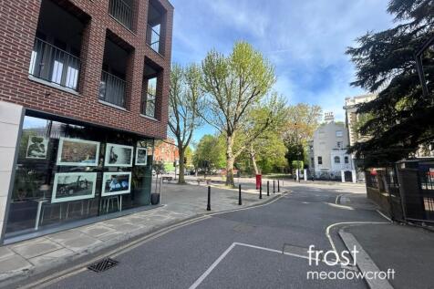 Ven 4 view to park.jpg