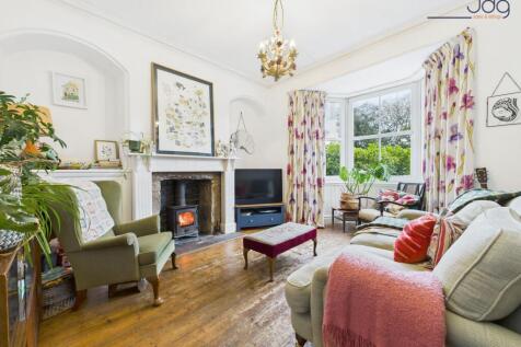 Cosy Lounge with Log Burning Stove
