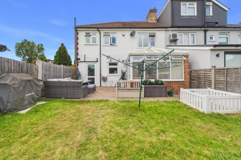 Presented by Nicoleta at EweMove Bexleyheath and D