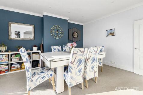 Maisonette dining room