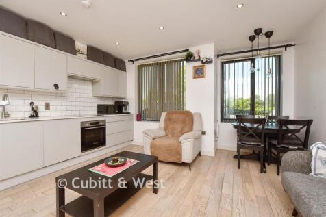 Lounge / Kitchen