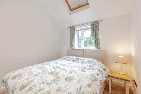 The Stables - Bedroom 2