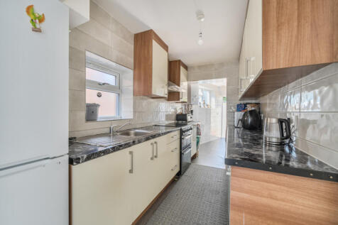 1336403-7-6895fdb...