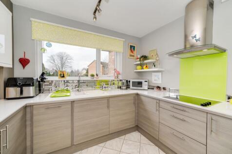 KITCHEN, DINER AND LIVING ROOM