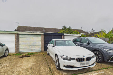 CAM03218G0-PR0814-STILL014