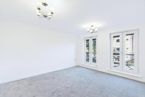 CAM01909G0-PR0430-STILL013