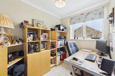Bedroom: