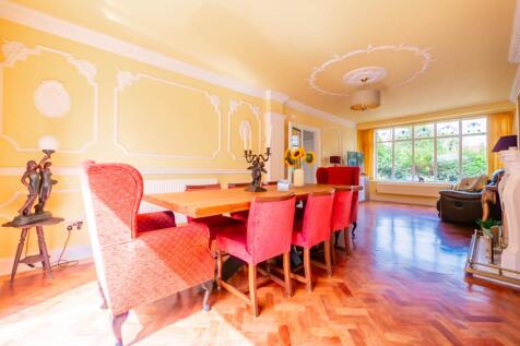 Living Room/Dining Room