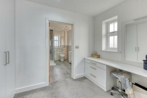 5a Ormes Lane-bed1 dressing.jpg