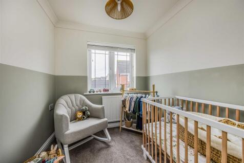 1 Caer Peris View, Portchester-Small-PorticoMarket