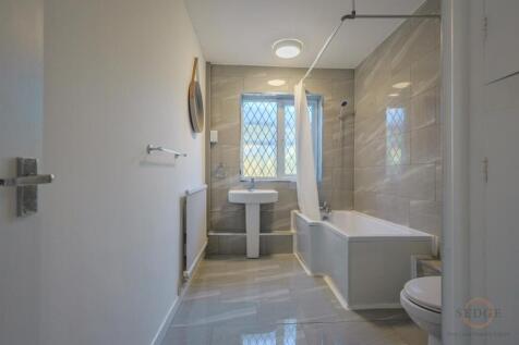 2a peterbourhg road -13.jpg