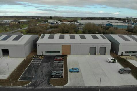 Warehouse to rent in thorp arch