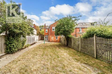 London Road, Ewell - KT17 2BT