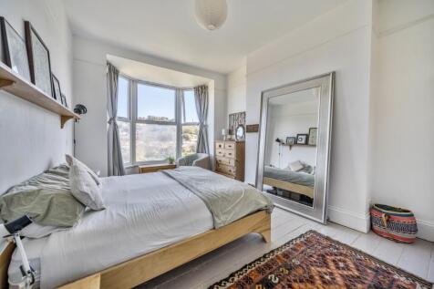 1357823-13-68d292af08805