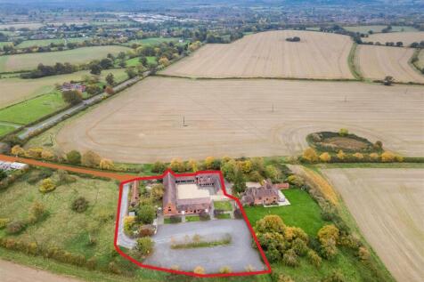 Alcester Lodge 1942-2RL.jpg