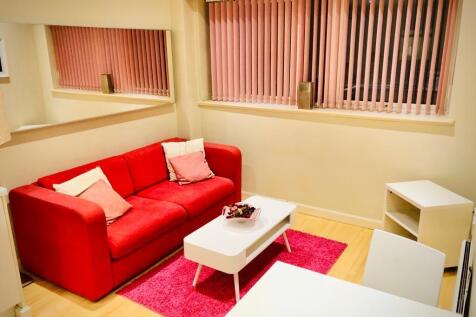 VIDEO TOUR AVAILABLE | AVAILABLE 24TH AUGUST | FULLY FURNISHED | A beautifully presented second floor apartment in a modern development called The Birchin right in the heart of the Northern Quarter. T