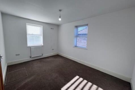 71a Victoria Street bedroom three.jpg
