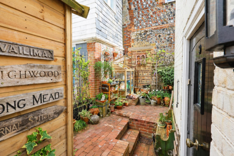 9 Stewards Inn Garden 1.png