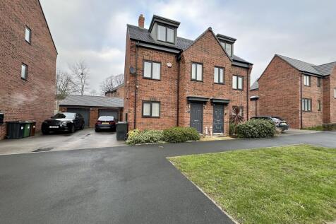 3 Bedroom Semi-Detached in LS14 6WQ