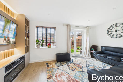 CAM05454G0-PR0093-STILL007