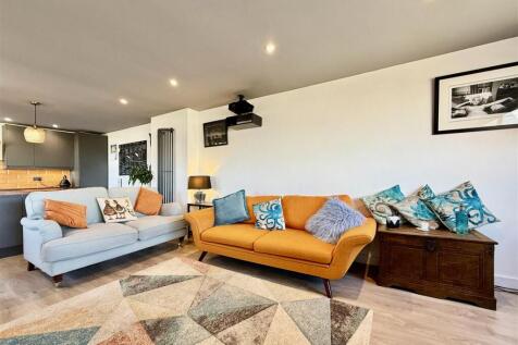 Lounge Area.jpg