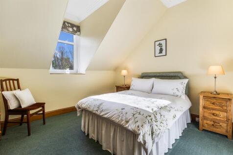 4 bed, 2 bath Detached in Glasgow - Photo 29