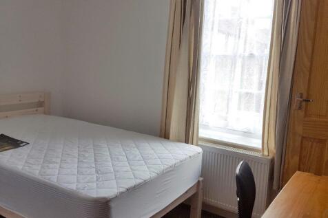 36 Broad St bed 3a.jpg