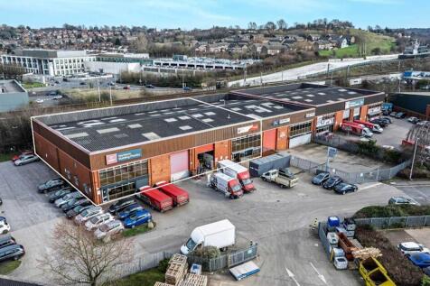 Distribution Warehouse to rent in beeston