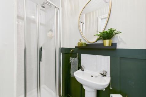 CAM03729G0-PR0079-STILL010