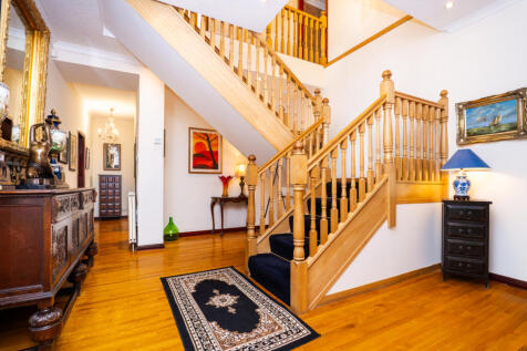 5 bed, 5 bath Detached in Glasgow - Photo 29