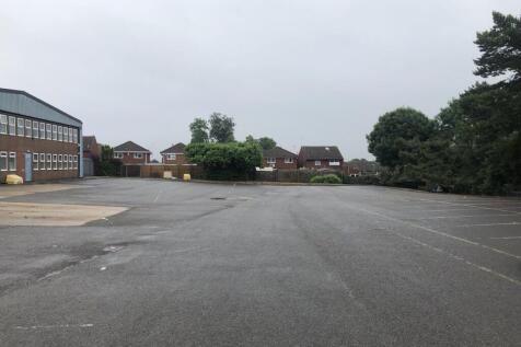 CH External Yard.jpg