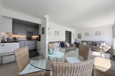 South Facing Open Plan Living