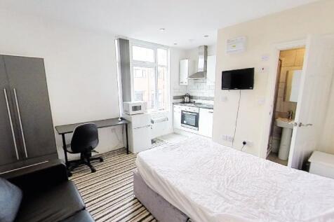 111A QUEENS ROAD FLAT 7-02.jpg