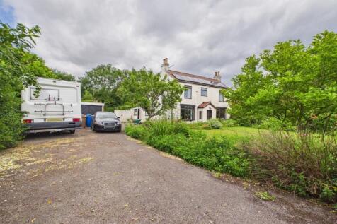 4 Bedroom Detached House - For Sale