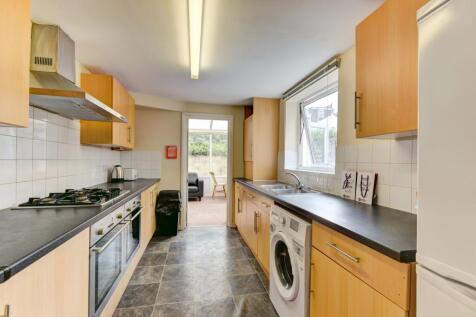 36 Beaconsfield Road-7