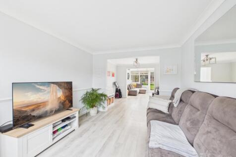 Living Room- Mark Stephens EweMove Newmarket and S