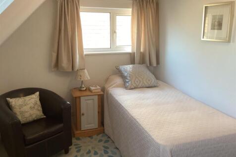 bedroom 3 crofton lane.jpg