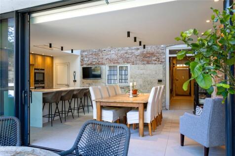Kitchen/Dining