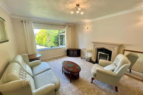 Bramleys Estate Agents - (8).jpg