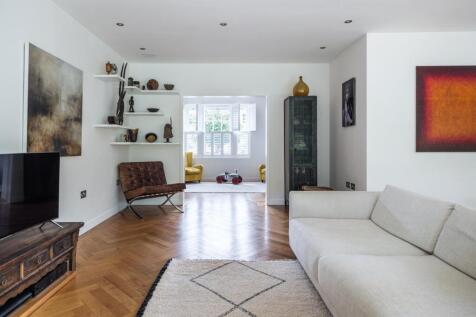 property in Grange Grove, 
Canonbury, N1