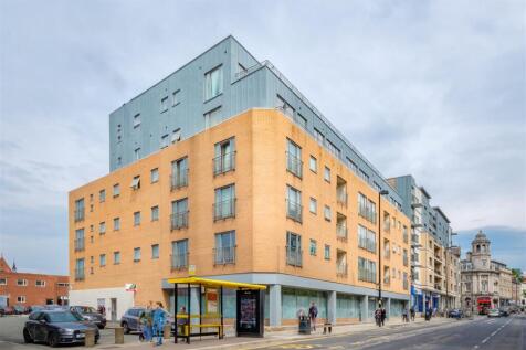 We've got a cracking two bedroom apartment up for grabs in a super-popular development, ideally located on the edges of Liverpool city centre. Your apartment is just a hop, skip and a jump away from t