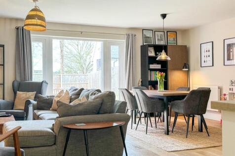 LIVING KITCHEN